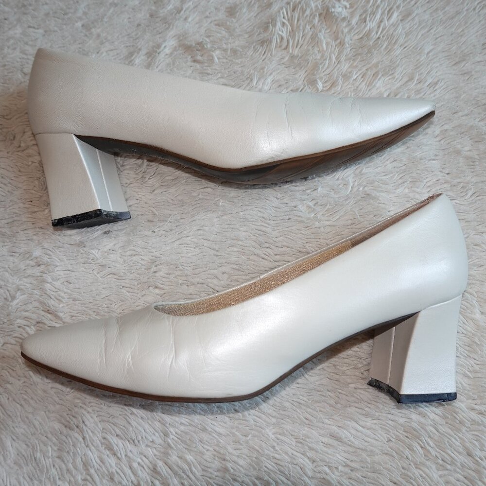 Women's Size 9W Nordstrom (comfort) Ivory Bone Shoes with 2.5" heel